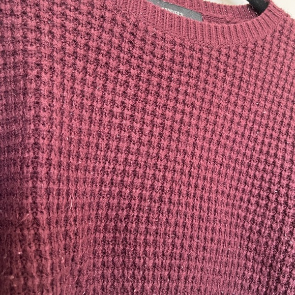 Burgundy cropped sweater - Picture 2 of 2